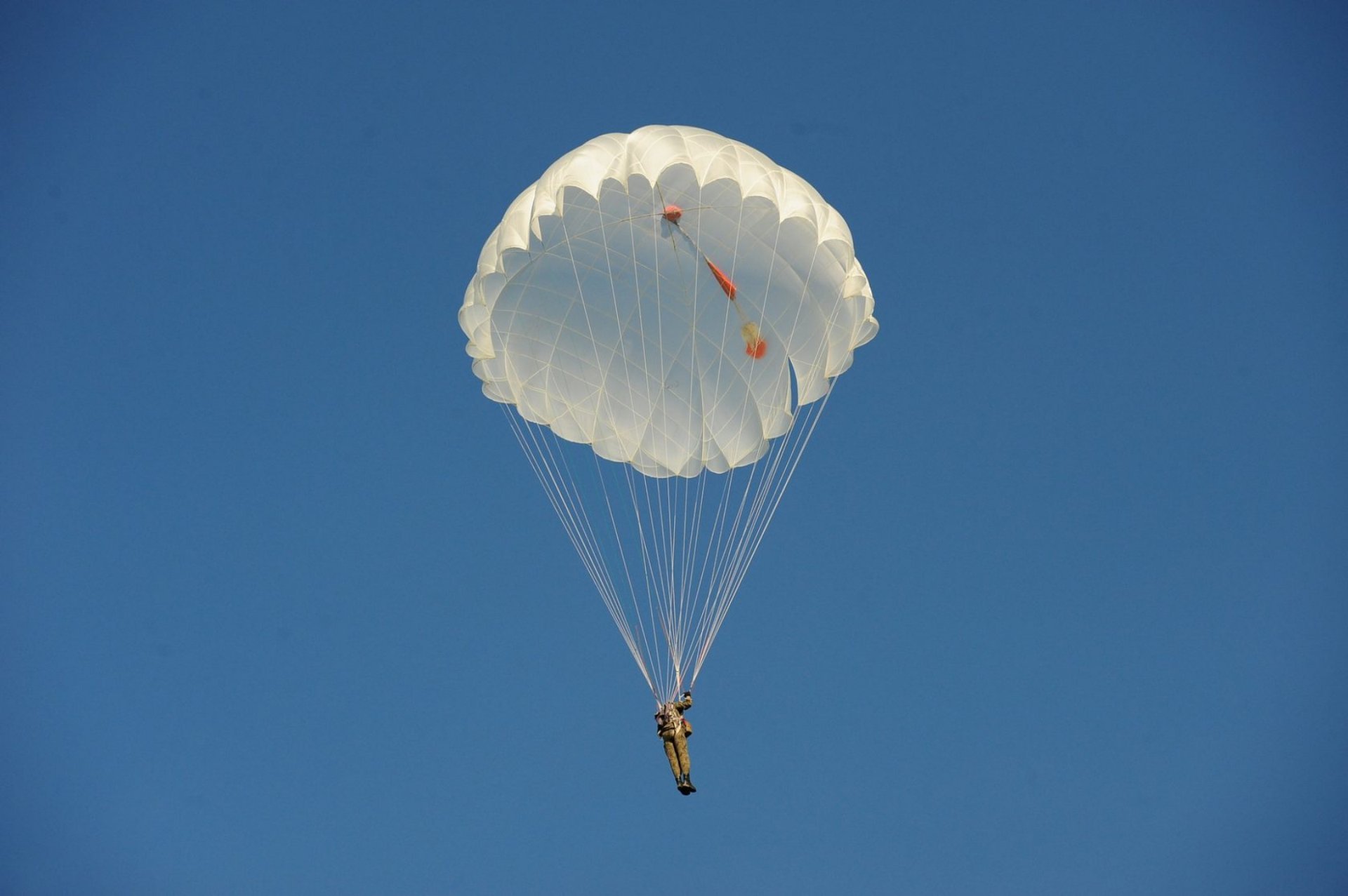 Прыжок по программе подготовки с парашютом Д-1-5-у